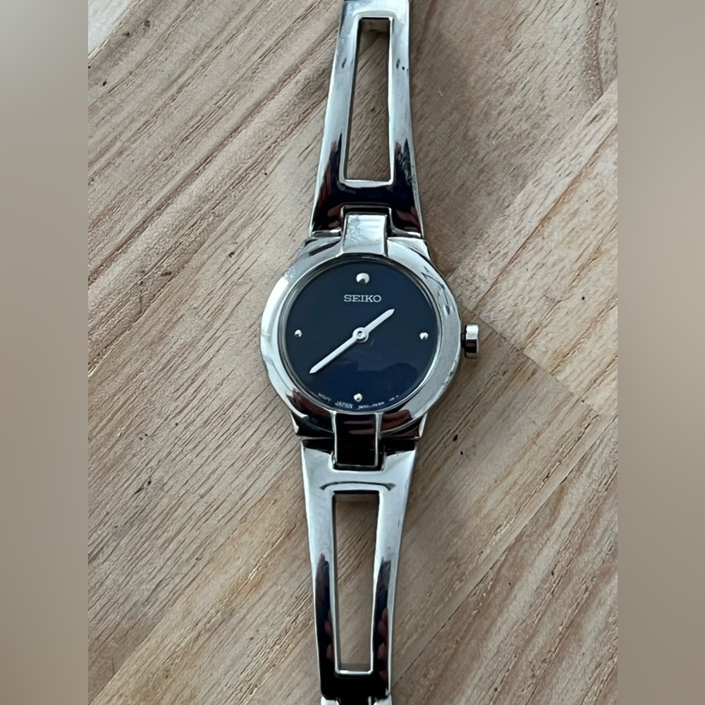 Seiko Silver Bracelet Watch with Black Dial